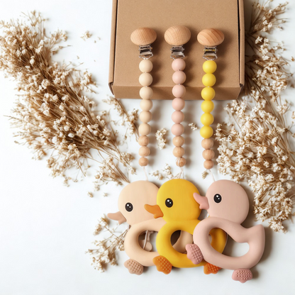 Baby Geschenkset zur Geburt – Beißring, Schnullerkette & Holzaccessoire in Geschenkbox