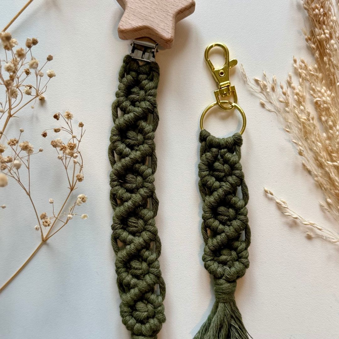 Geschenkset für Mamas – Schnullerkette & Makramee Schlüsselanhänger