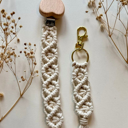 Geschenkset für Mamas – Schnullerkette & Makramee Schlüsselanhänger