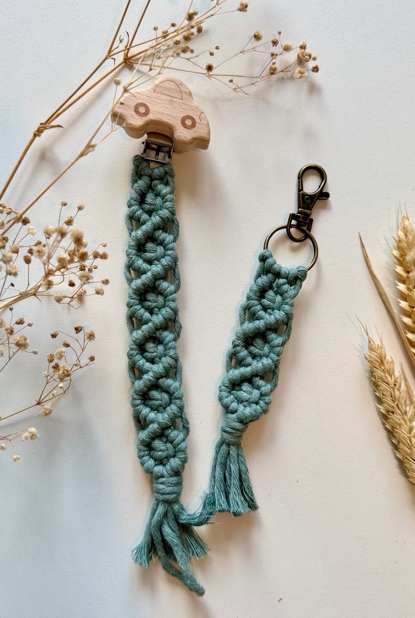 Geschenkset für Mamas – Schnullerkette & Makramee Schlüsselanhänger