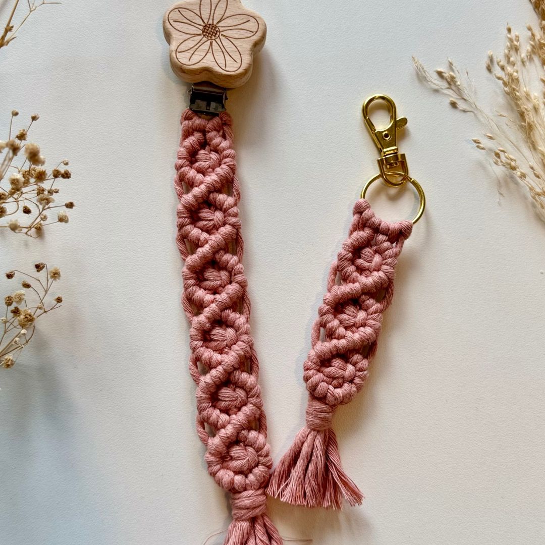 Geschenkset für Mamas – Schnullerkette & Makramee Schlüsselanhänger