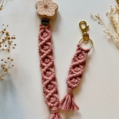 Geschenkset für Mamas – Schnullerkette & Makramee Schlüsselanhänger