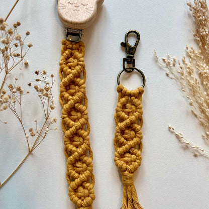 Geschenkset für Mamas – Schnullerkette & Makramee Schlüsselanhänger