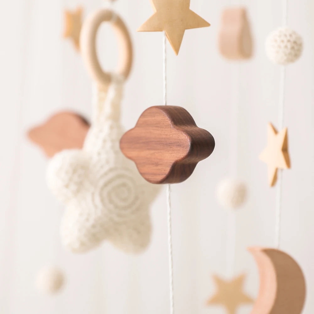 Süße Baby-Mobile aus Holz – Astronaut, Tiere & mehr
