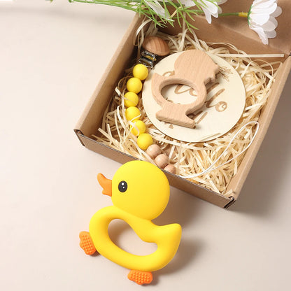 Baby Geschenkset zur Geburt – Beißring, Schnullerkette & Holzaccessoire in Geschenkbox