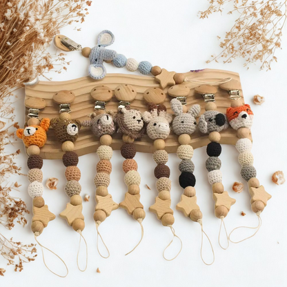 Häkel-Schnullerketten mit süßen Tiermotiven – handgefertigt & natürlich