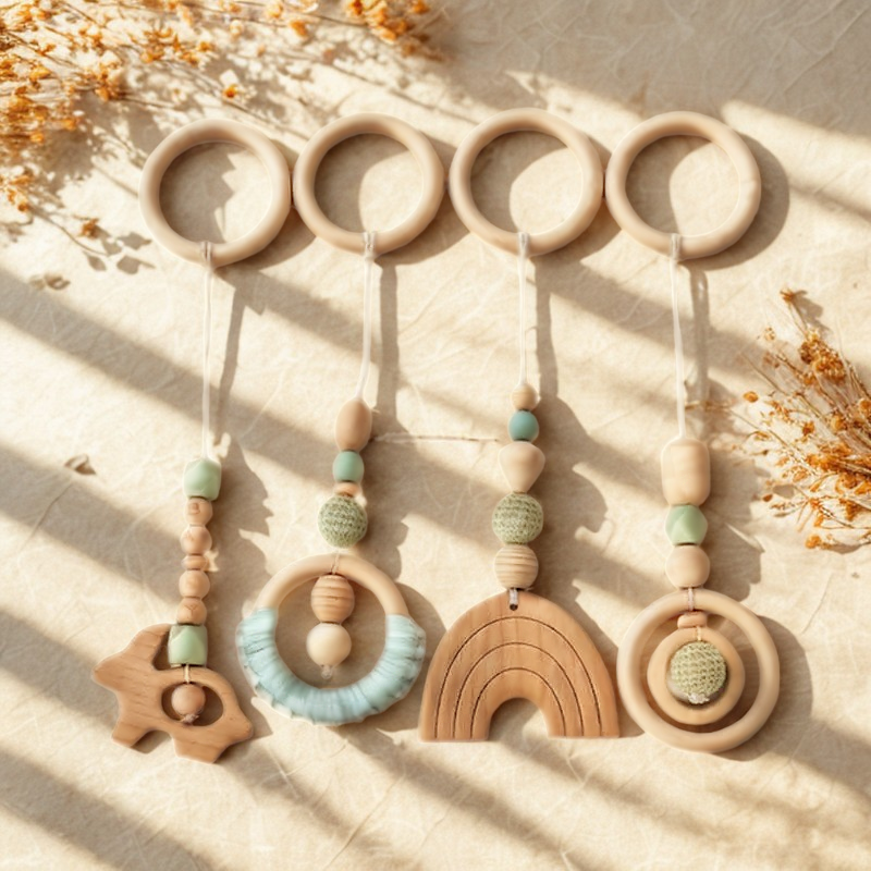 Spielbogen Anhänger aus Holz & Häkelperlen – für endloses Entdecken und Spielen